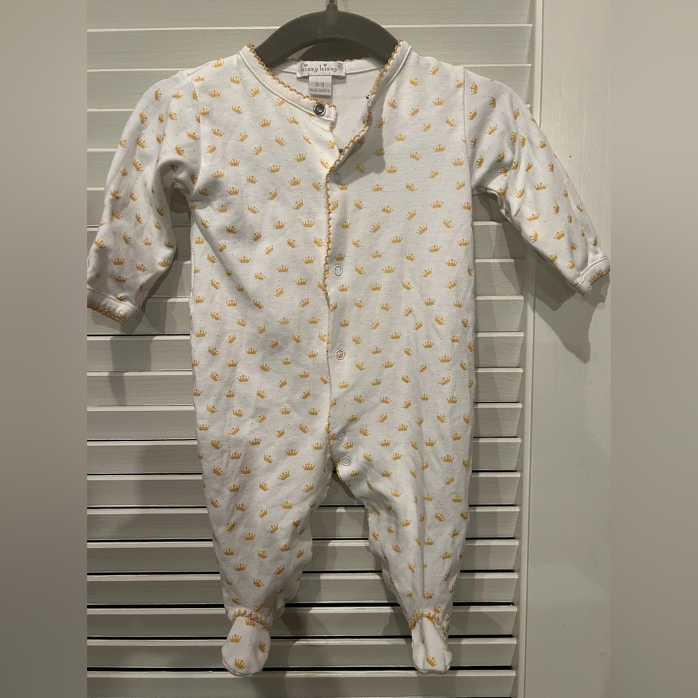 NWOT Kissy kissy Onesie with gold browns and dots